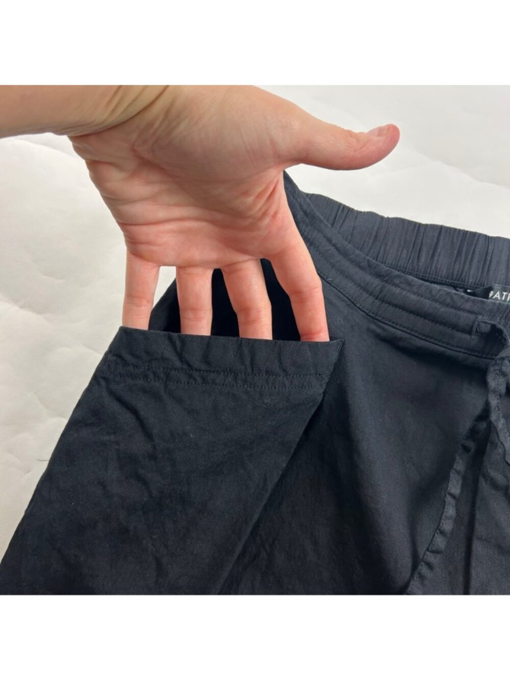 Athleta Black Linen Blend Paradise Relaxed Straight Leg Cargo Pant XS - Picture 4 of 8